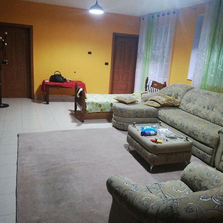 Hotel Albania Голем Екстер'єр фото